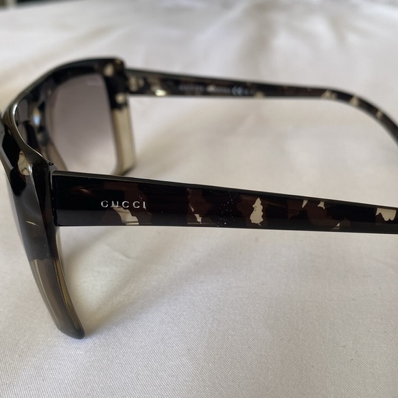 Gucci GG3532 Grey Tortoise and Clear Sunglasses and Case - Picture 3 of 8